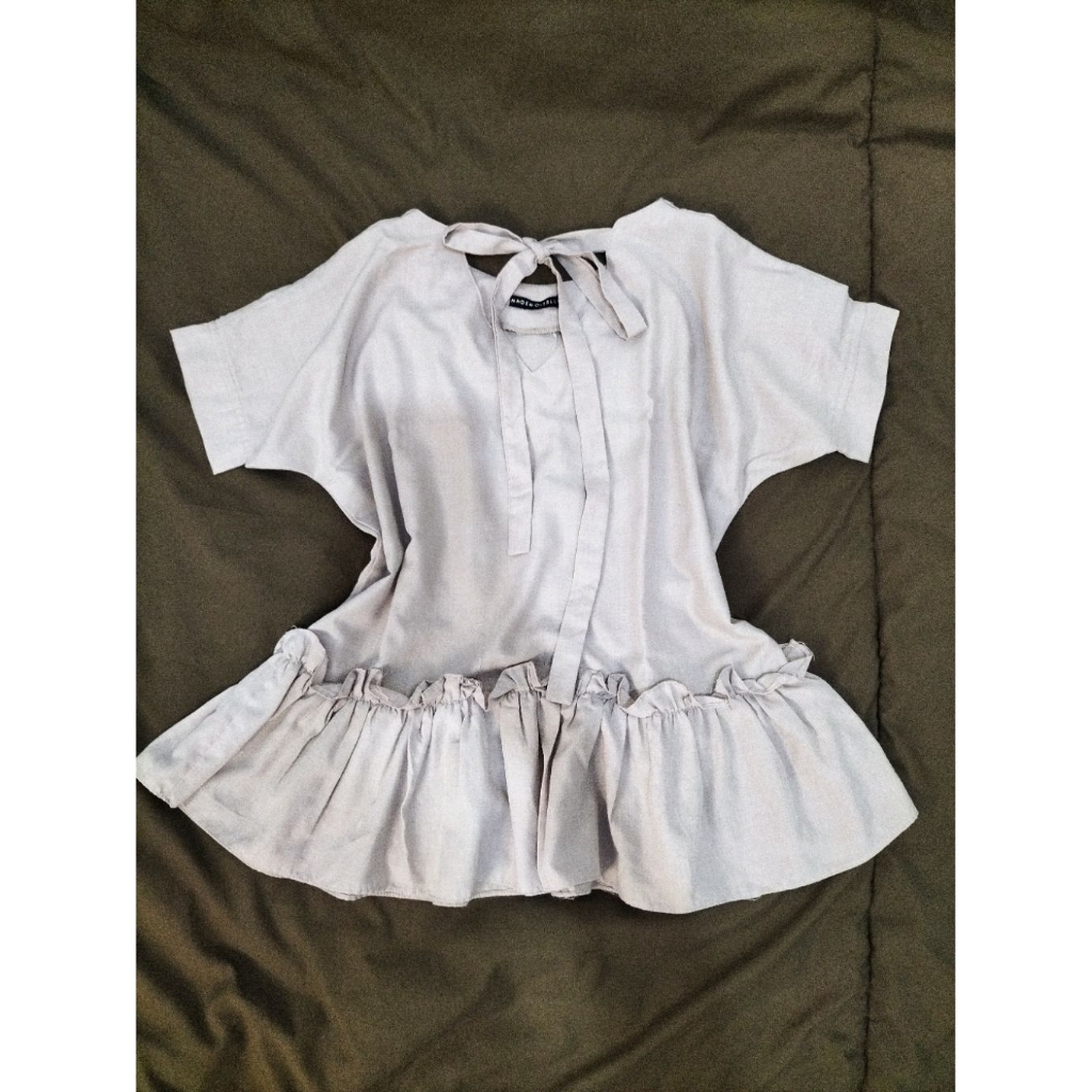 PRELOVED - TOP PITA