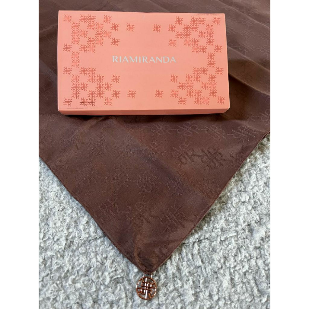 Galea monogram scarf Riamiranda NEW WITH BOX