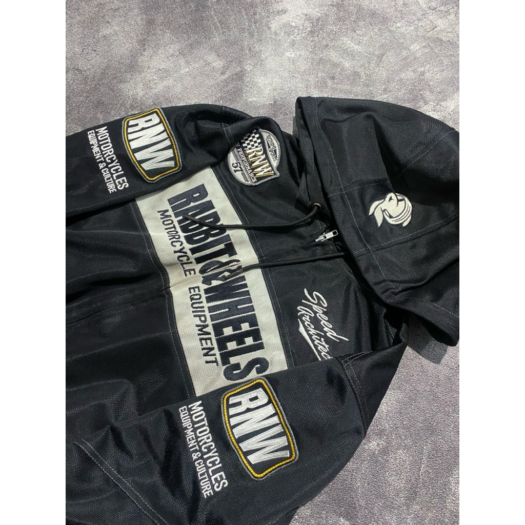 rabbit and wheels zipper mesh