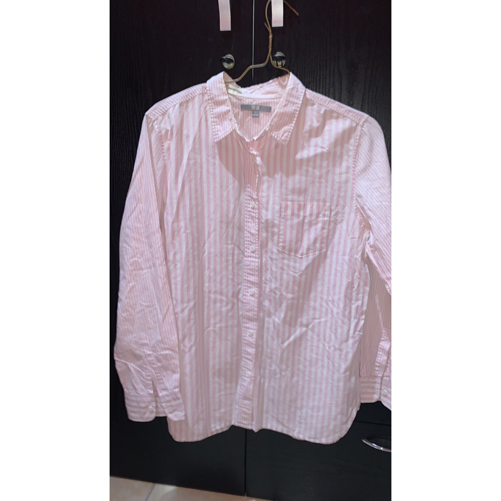 Kemeja Salur Baby Pink Uniqlo