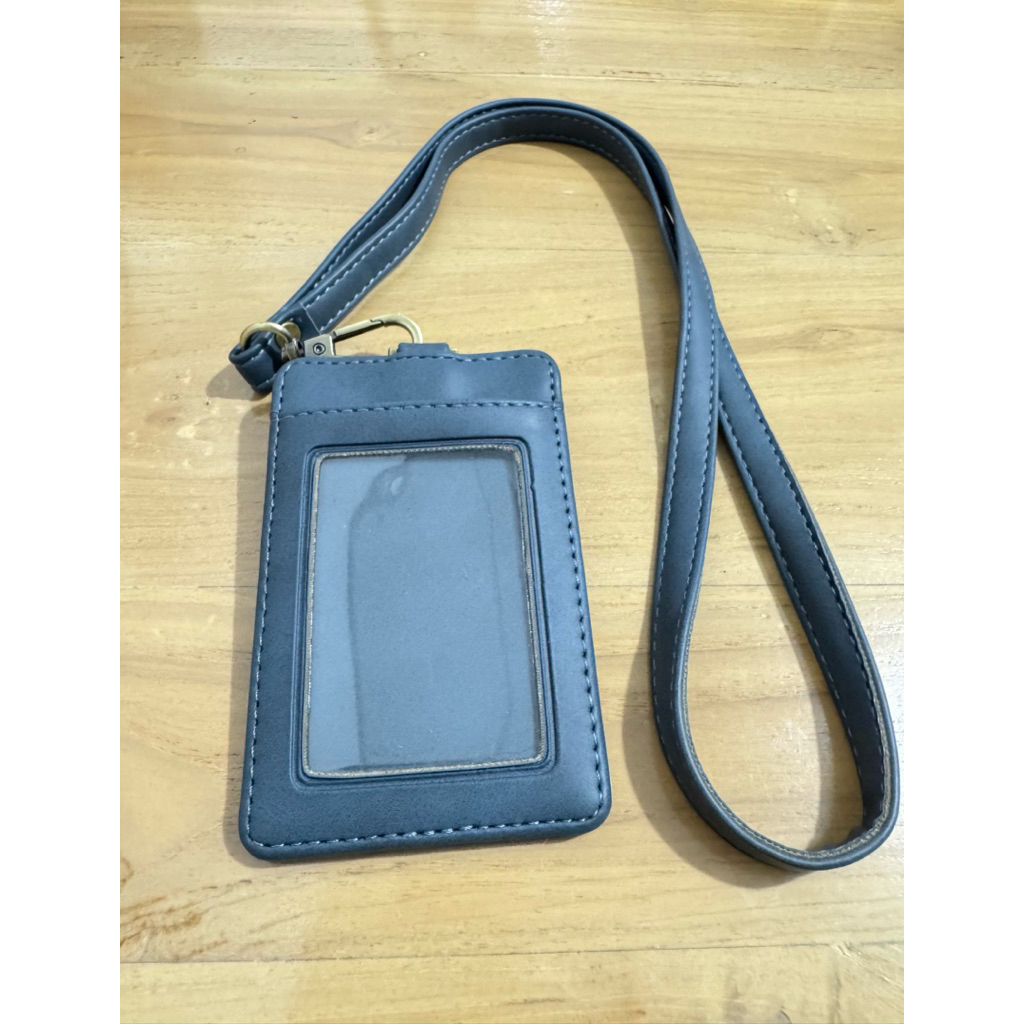 

Preloved defect lanyard, card holder warna grey/abu