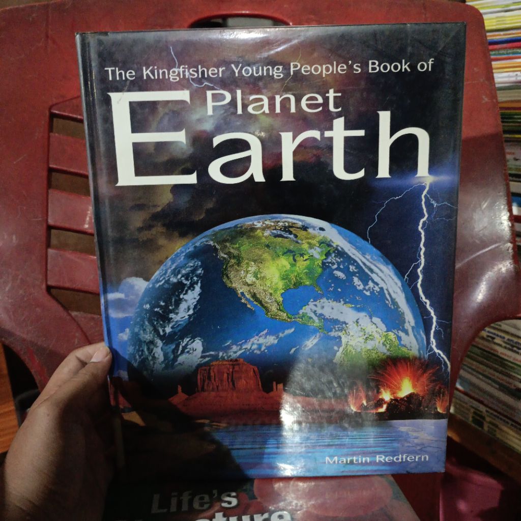 the kingfisher young people's book of planet earth by martin redfern