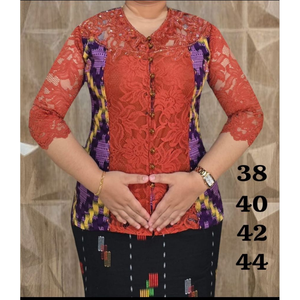 Blus Brokat Kombinasi