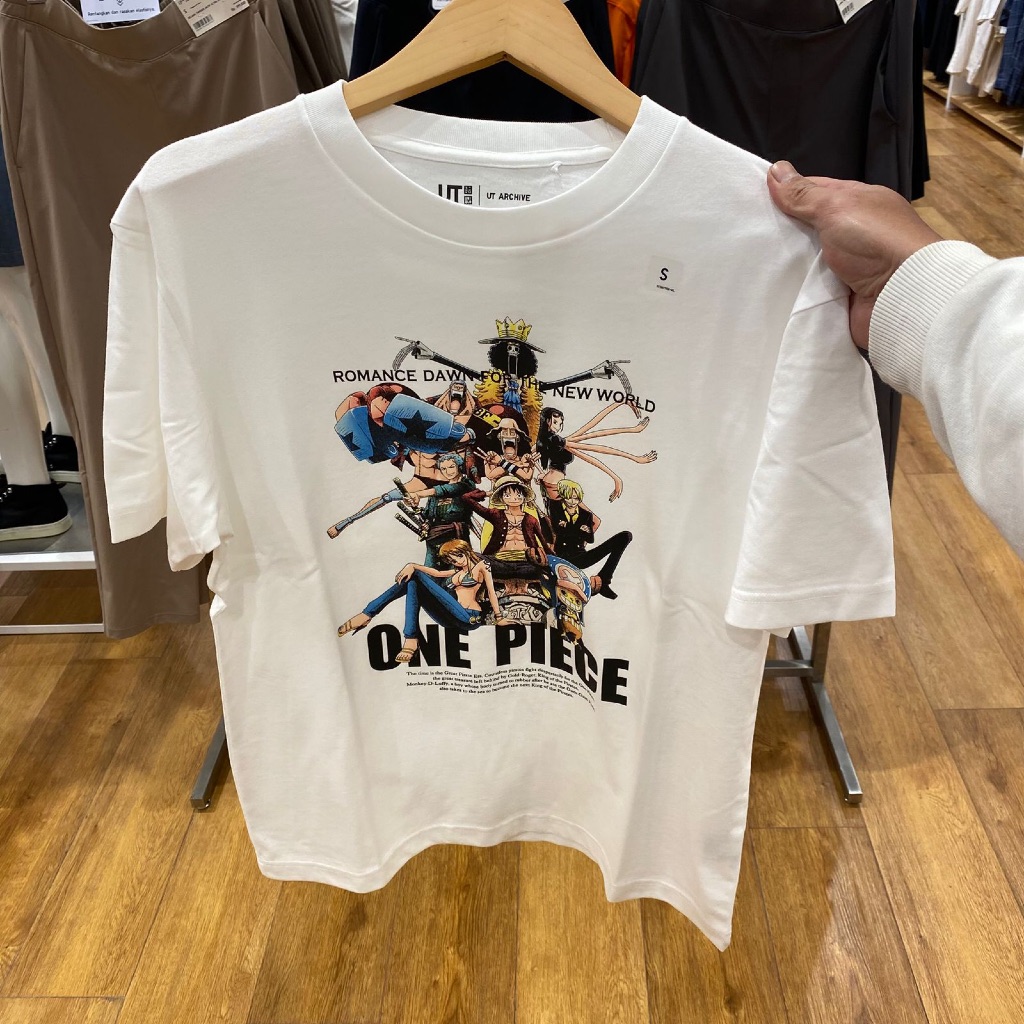 Jastip. Tshirt Uniqlo X One Piece (MAN)