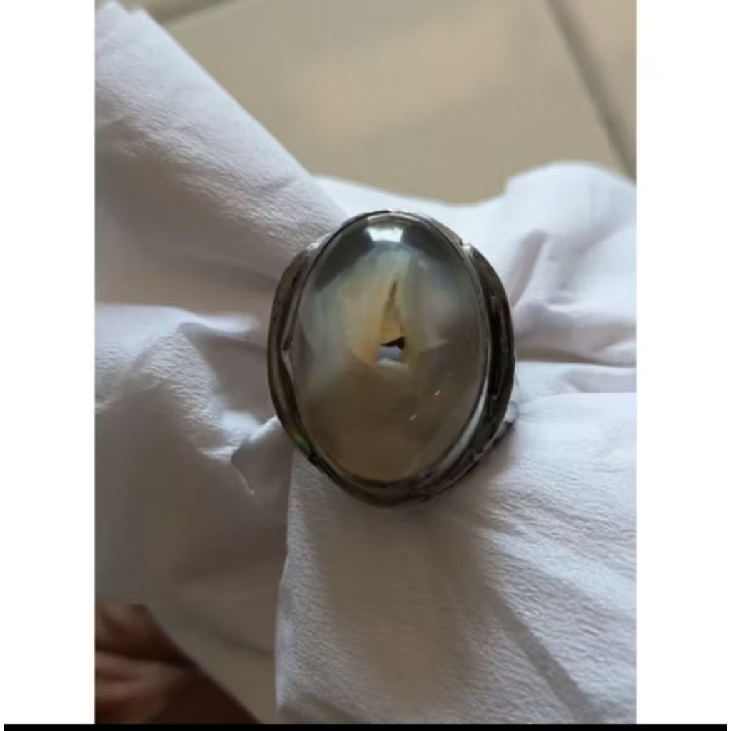 Cincin batu combong Kinasih putih