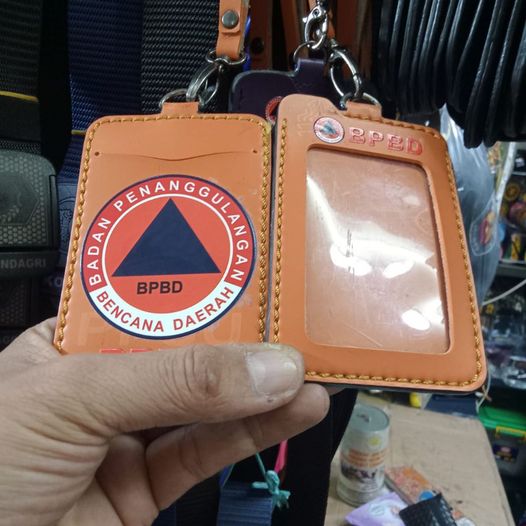 

id card papan nama name tag holder gantungan id card logo bpbd tagana