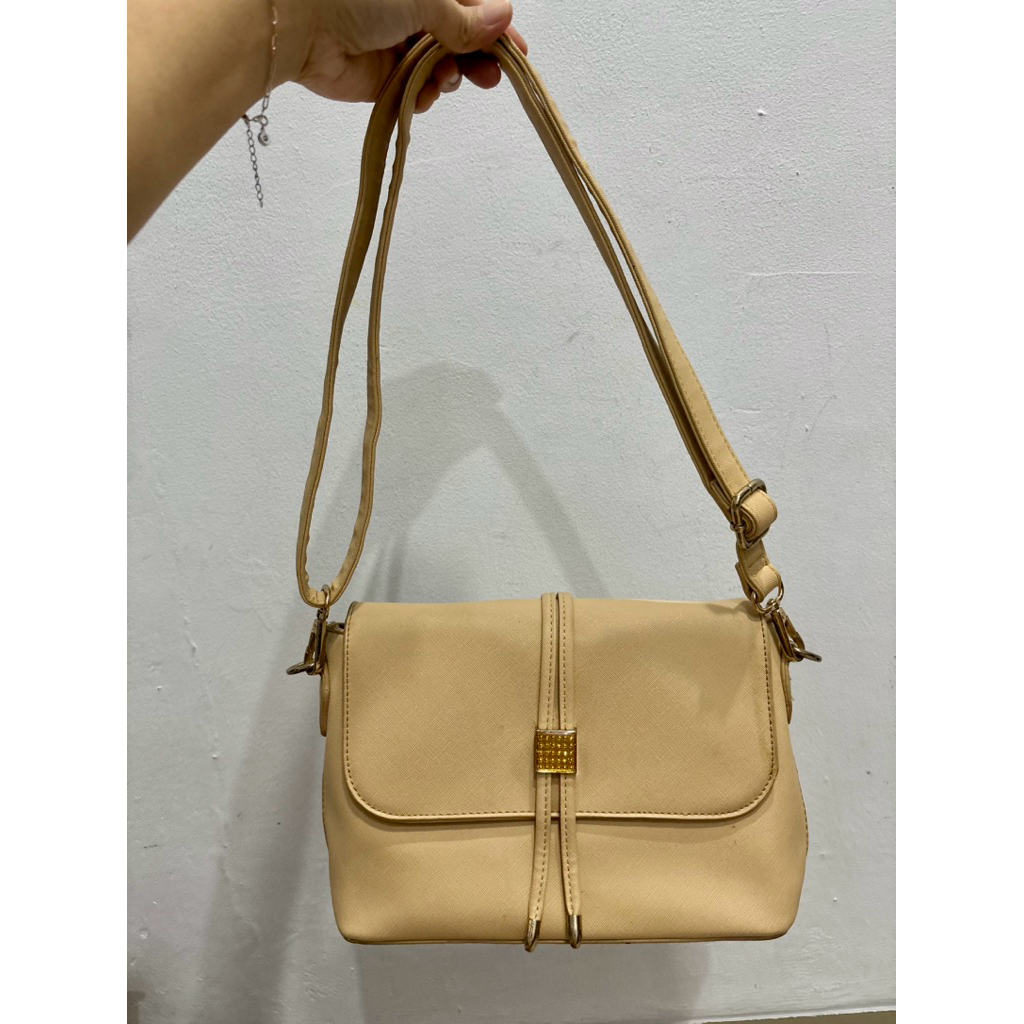 PRELOVED TAS FLADEO - SLING BAG / TAS SELEMPANG WANITA