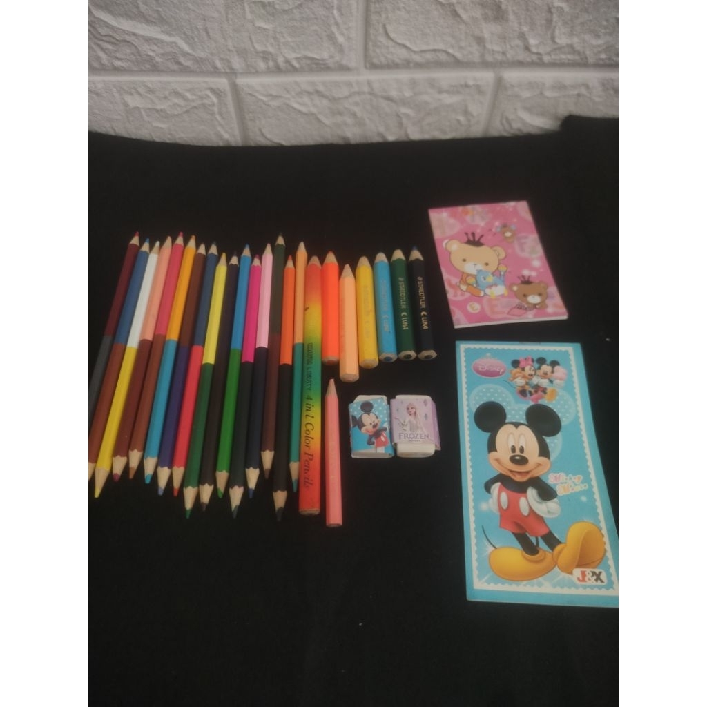

Pensil Warna Set Random Preloved