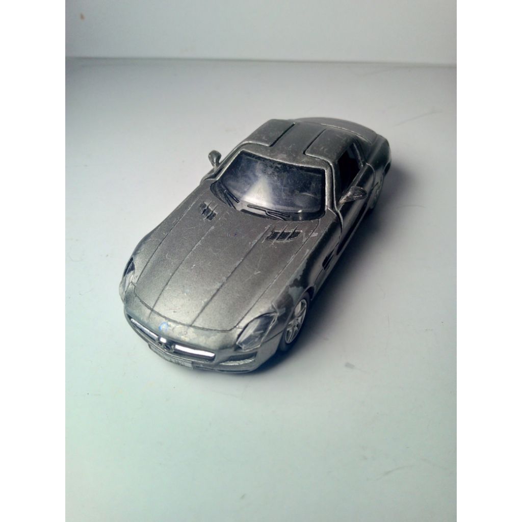 Diecast Kinsmart Mercedes Benz SLS AMG 1/36 ORIGINAL LOOSE