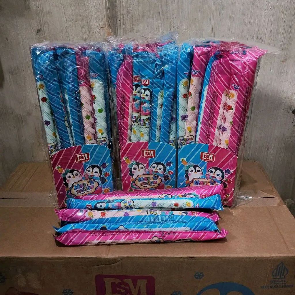 

DSM marshmallow pinguin/marsekal dipai rasa strawberry isi 30 pcs 1 box