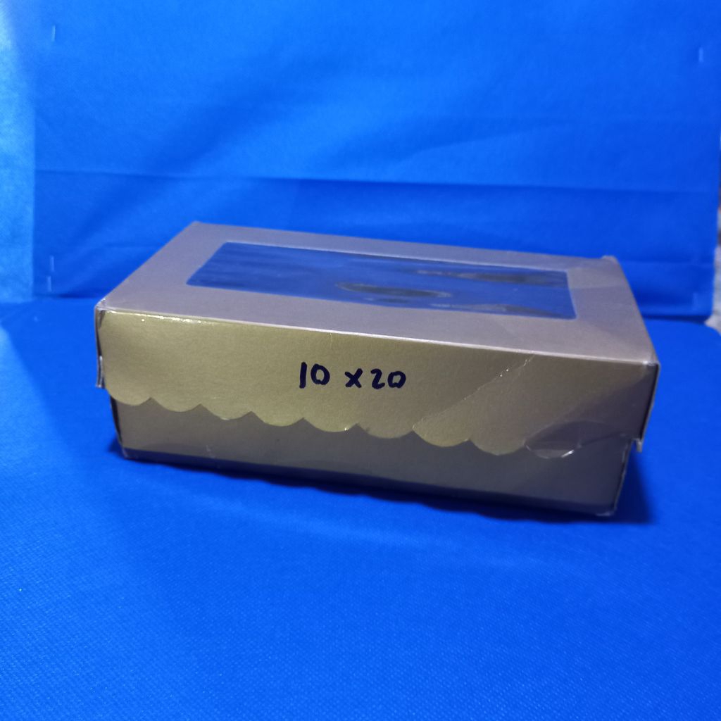 

dus brownis warna emas kaca