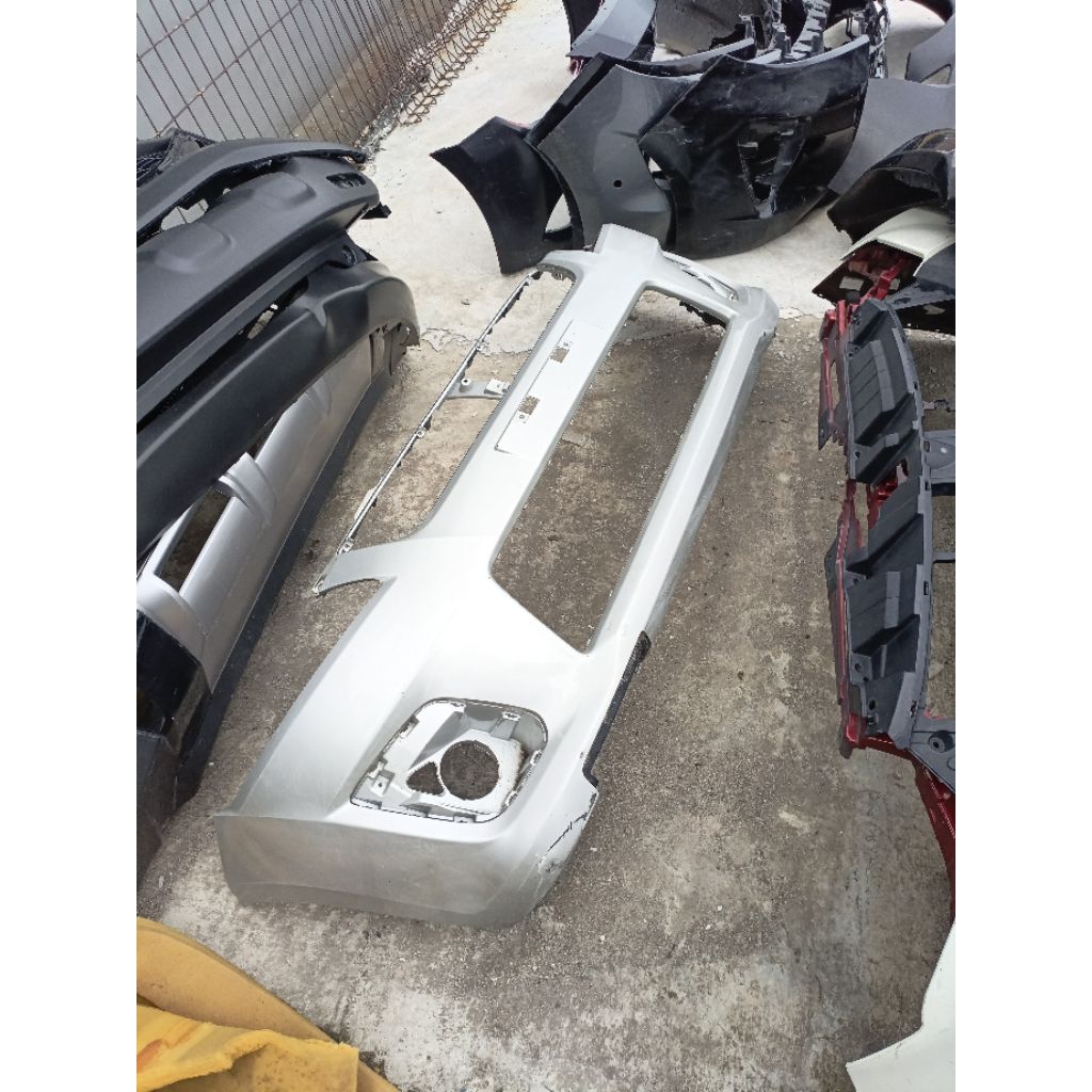 Bumper Bemper Bagian Depan Suzuki Ertiga 2012 2013 Original