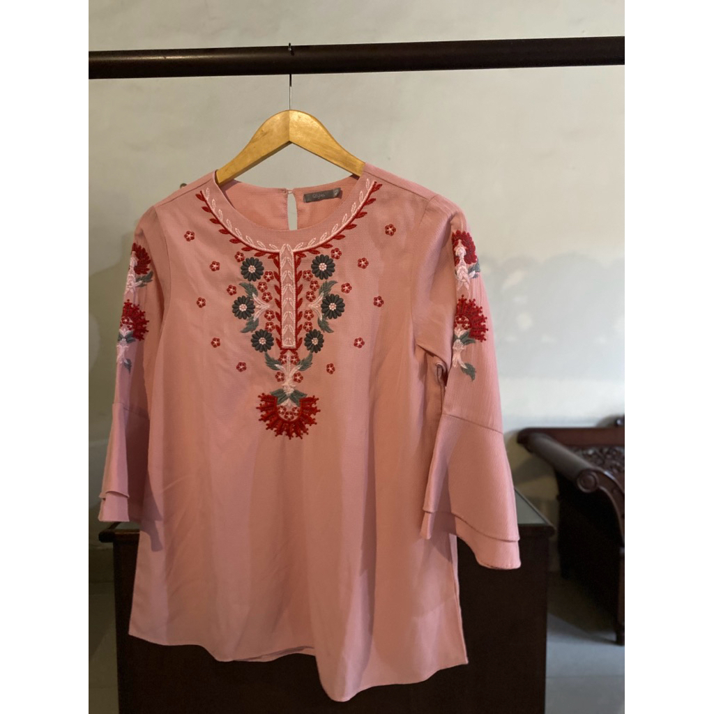 Preloved Atasan Baju Blouse Wanita by ST.YVES