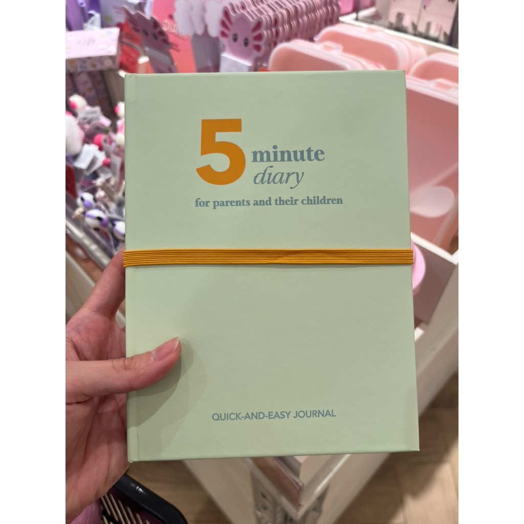 

[CLEARANCE SALE] Flying Tiger 5 Minute Diary for Parents and Their Children - Buku Diary