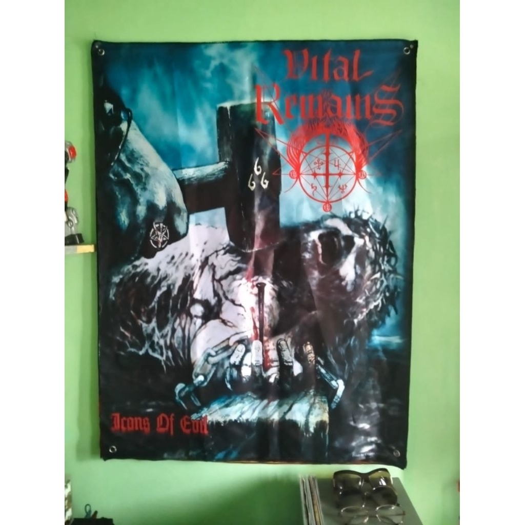 poster/bendera/flag  vital remains