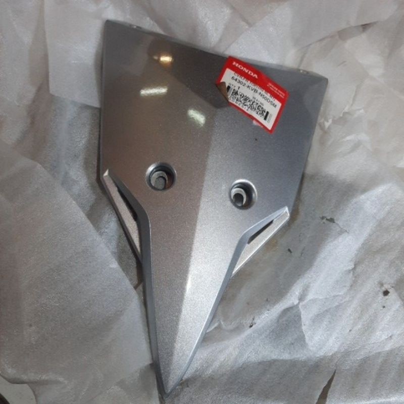 Dasi Cover Front Top Vario 110 Karbu Techno Silver | 64302KVBN50DSM 100% ORI AHM