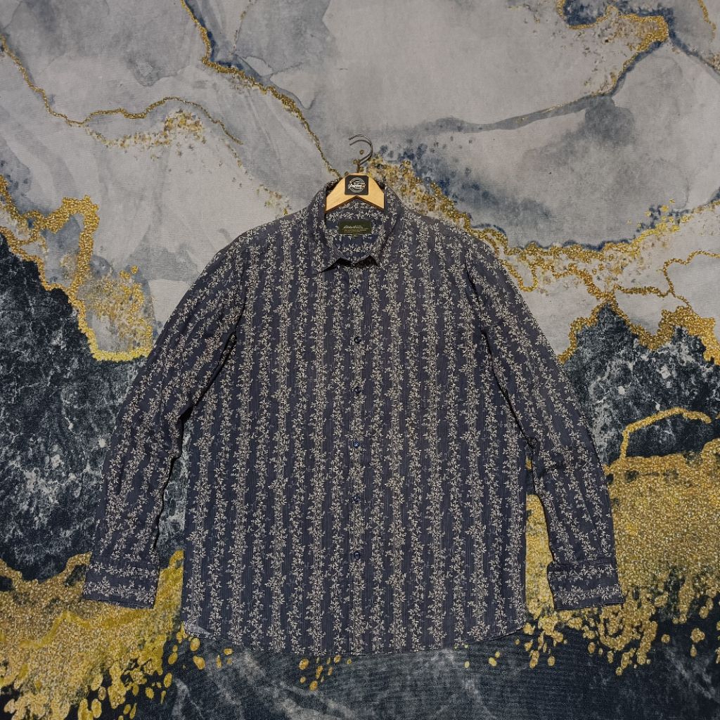 Kemeja Motif Floral Eddie Bauer