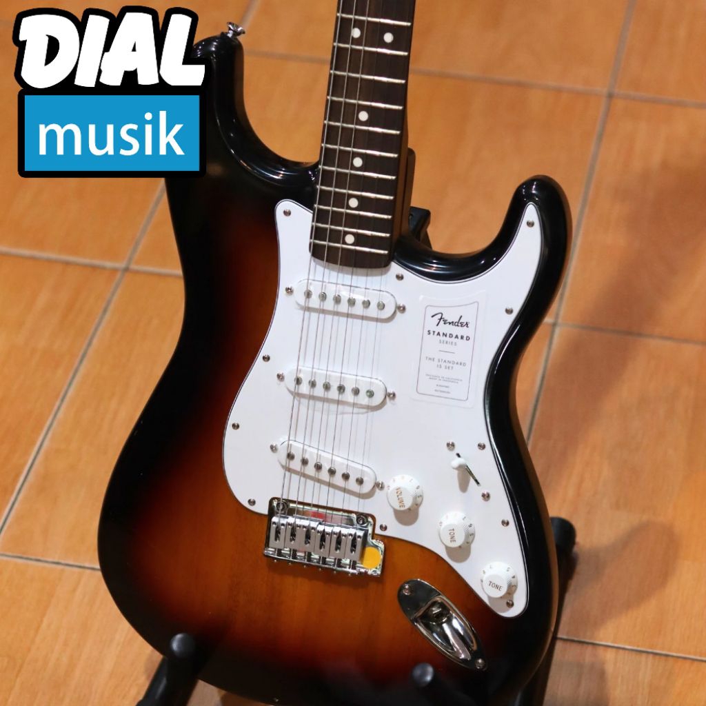 Fender Standard Stratocaster 3 Tone Sunburst Made in Indonesia - Stratocaster Fender Indonesia