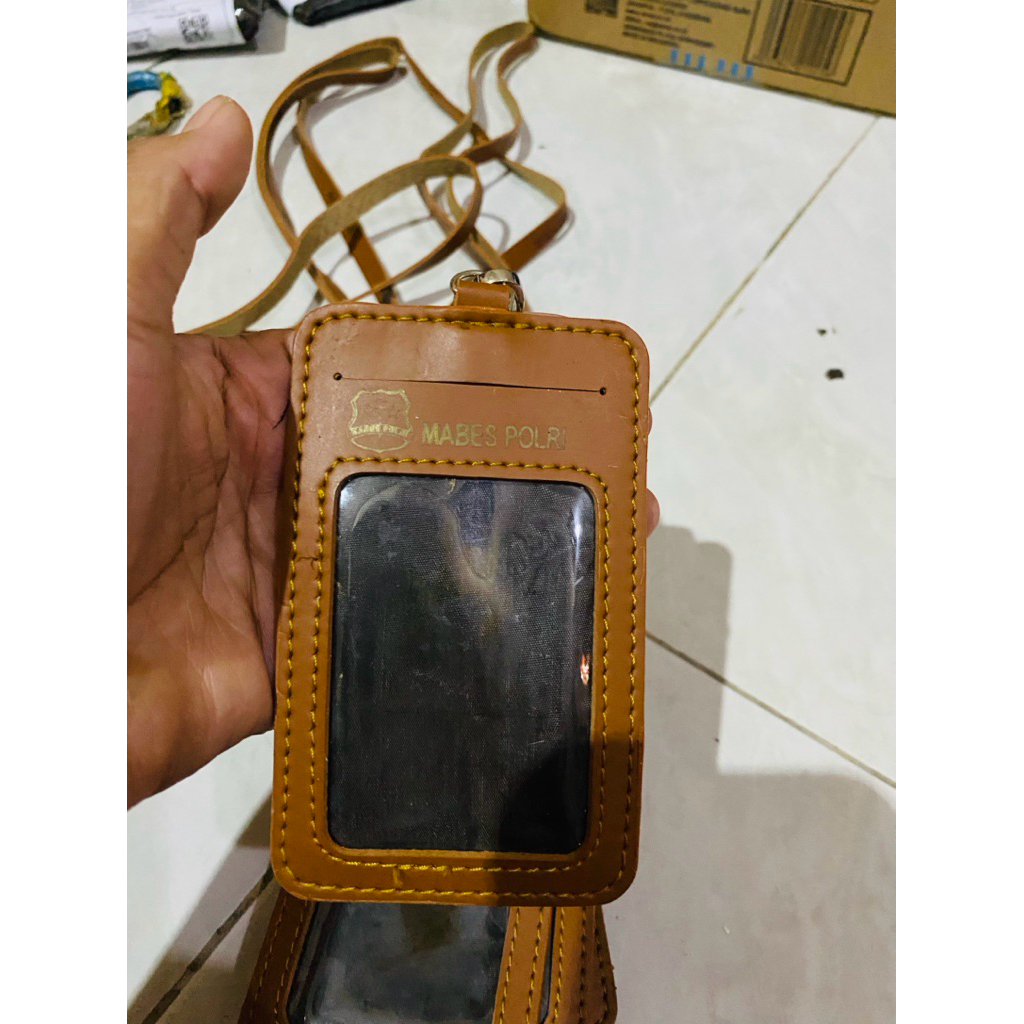 

Name Tag Id Card MABES POLRI COKELAT Sablon PREMIUM PROMO TERMURAH!!’