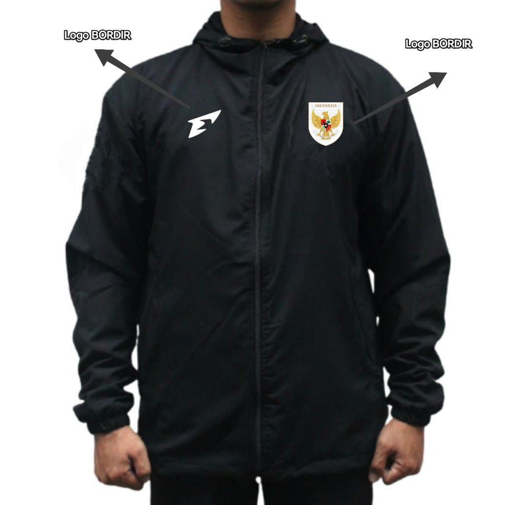 JAKET BOLA PARASUT TIMNAS INDONESIA 2025 ERSPO WARNA HITAM JAKET BOLA PARASUT TIMNAS INDONESIA HOME 