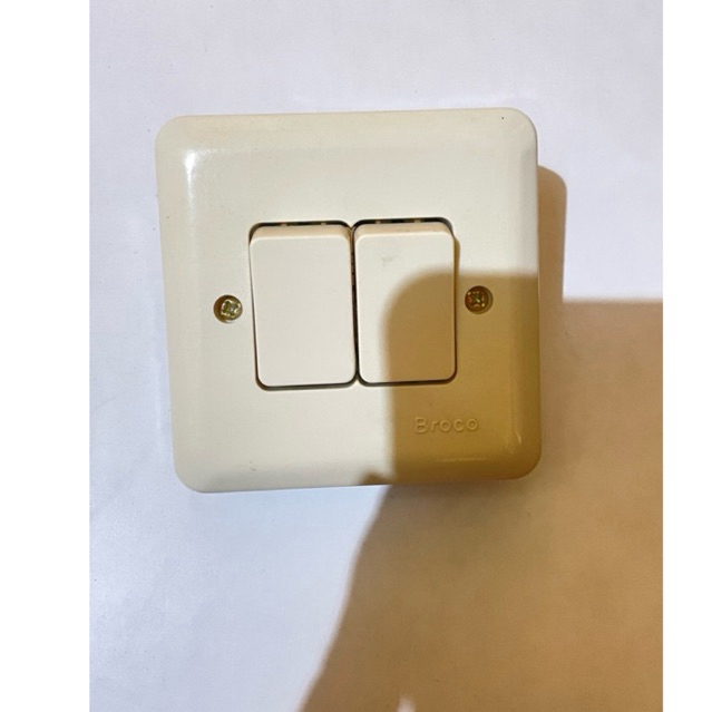 Broco Saklar 2gang Cream