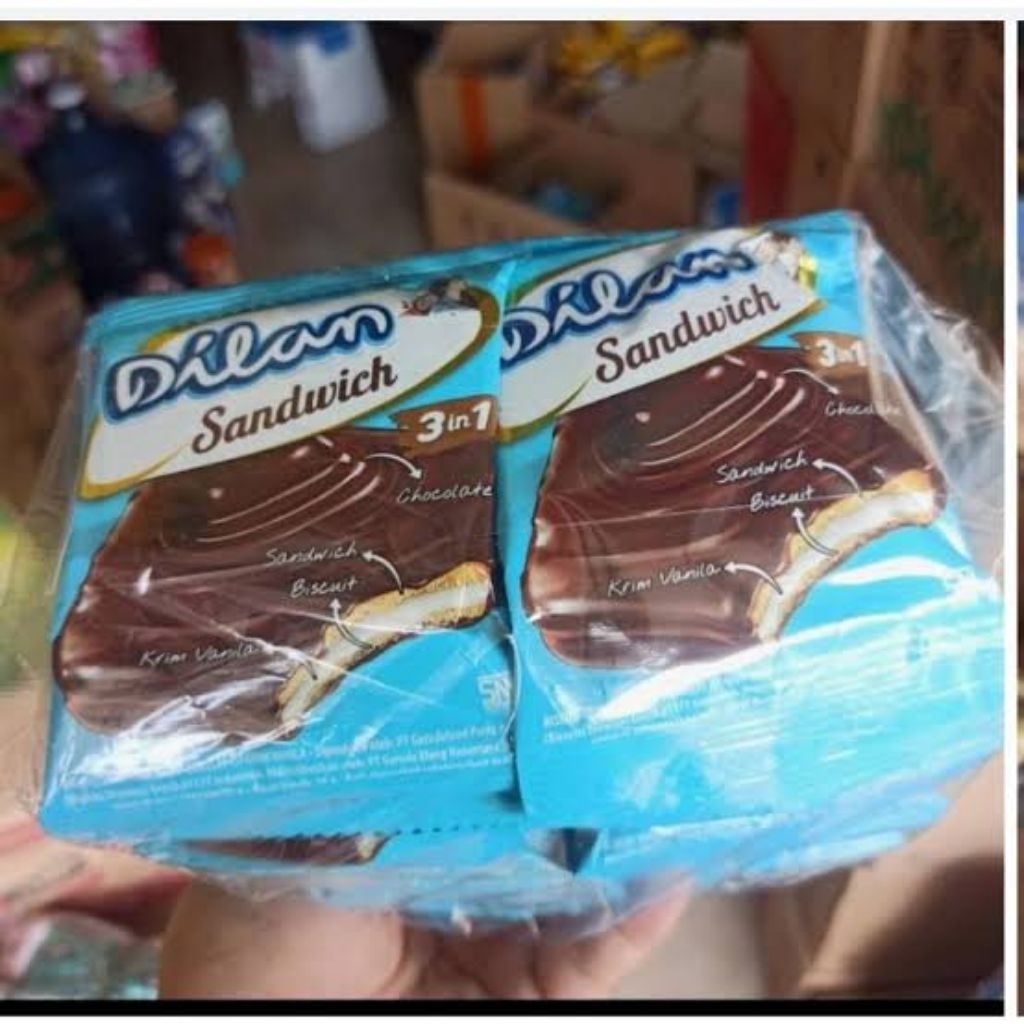 

Dilan Sandwich 3 in 1 Biskuit Chocolate 1 Pack (20 bungkus)