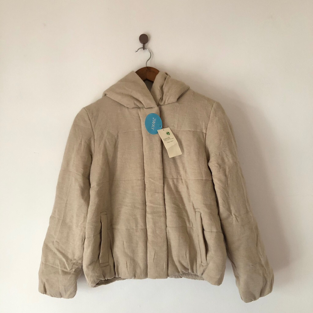 [NEW] Earth Music & Ecology - Jacket Tebal Warna Beige