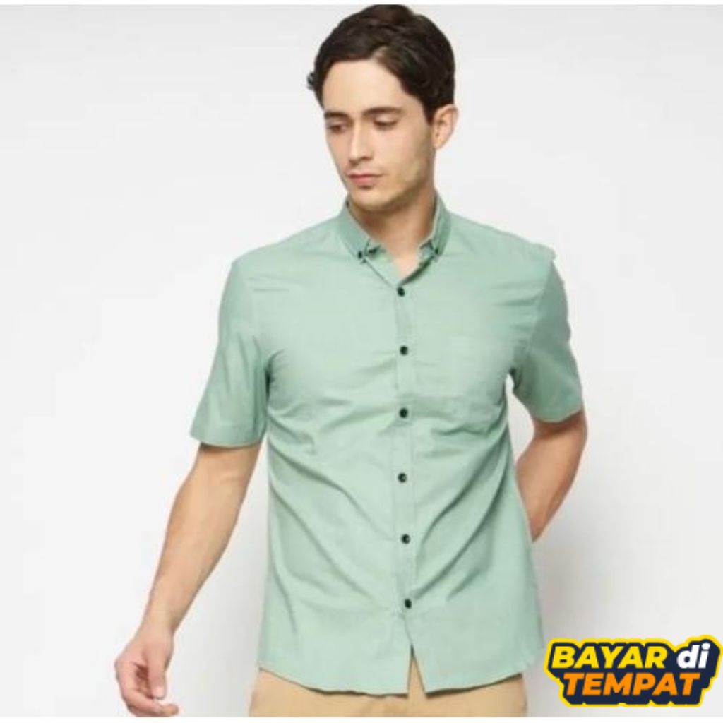 kemeja lengan pendek pria motif polos  kemeja kantor Hem pria bahan katun premium warna sage abu mud
