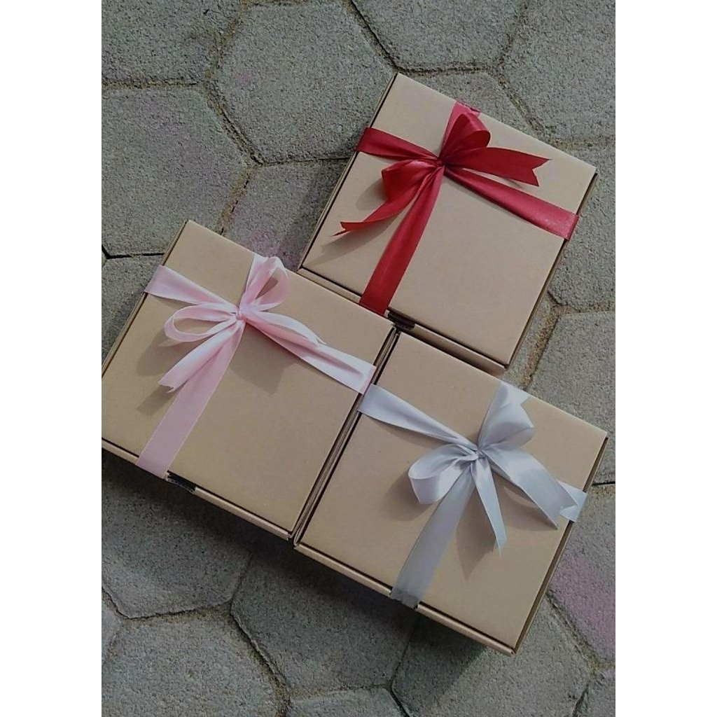 GIFT BOX HAMPERS HIJAB | 2 HIJAB (motif + polos)