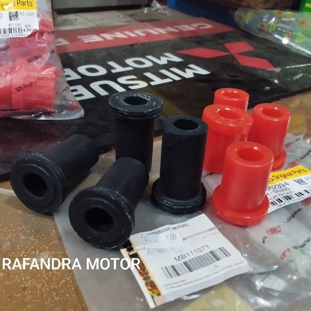 KARET PER DAUN BELAKANG/KARET BUSHING PER (1 SET ISI 4) L300 DISEL/BENSIN ORIGINAL