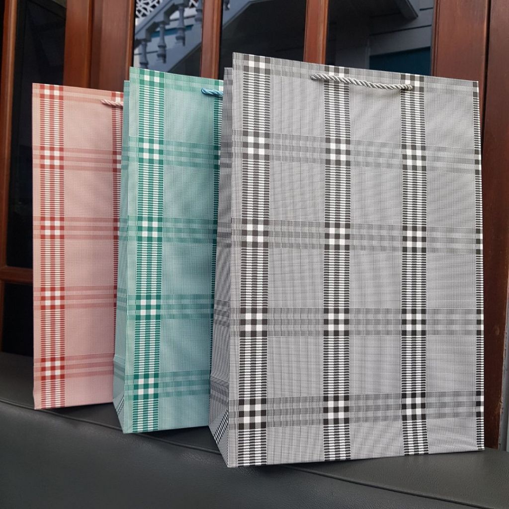 

[SD-KOTAK KOTAK] PAPERBAG MOTIF UKURAN 33X25.5X12.5 TAS KADO ULANG TAHUN GOODIE BAG MOTIF