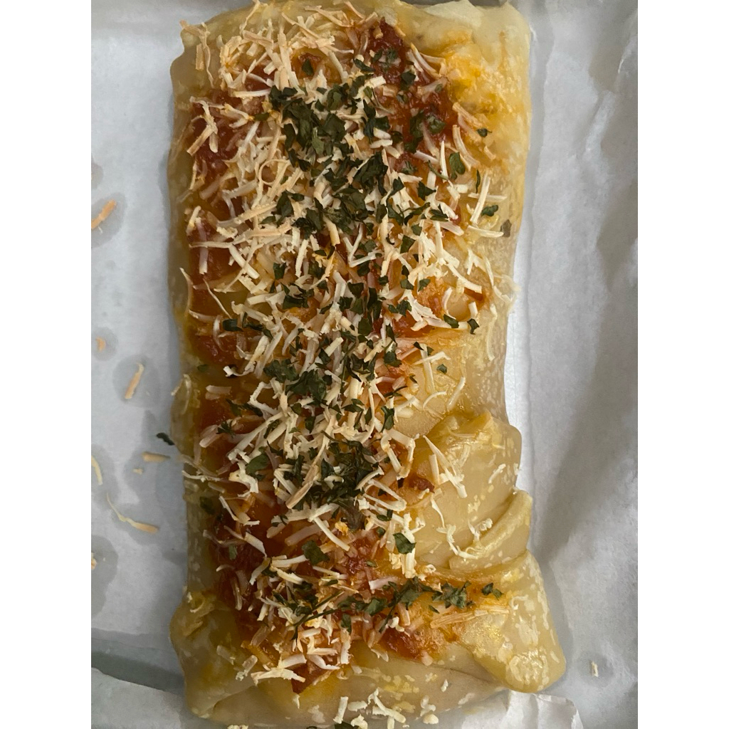 

Pizza Strudlle | Smoke beef sosis pastry Free Cocolan Mayonais