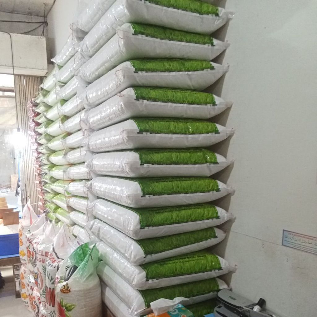 

RB BERAS PETRUK PREMIUM 5kg - 25kg WANGI PANDAN. PULEN TANPA PATAHAN