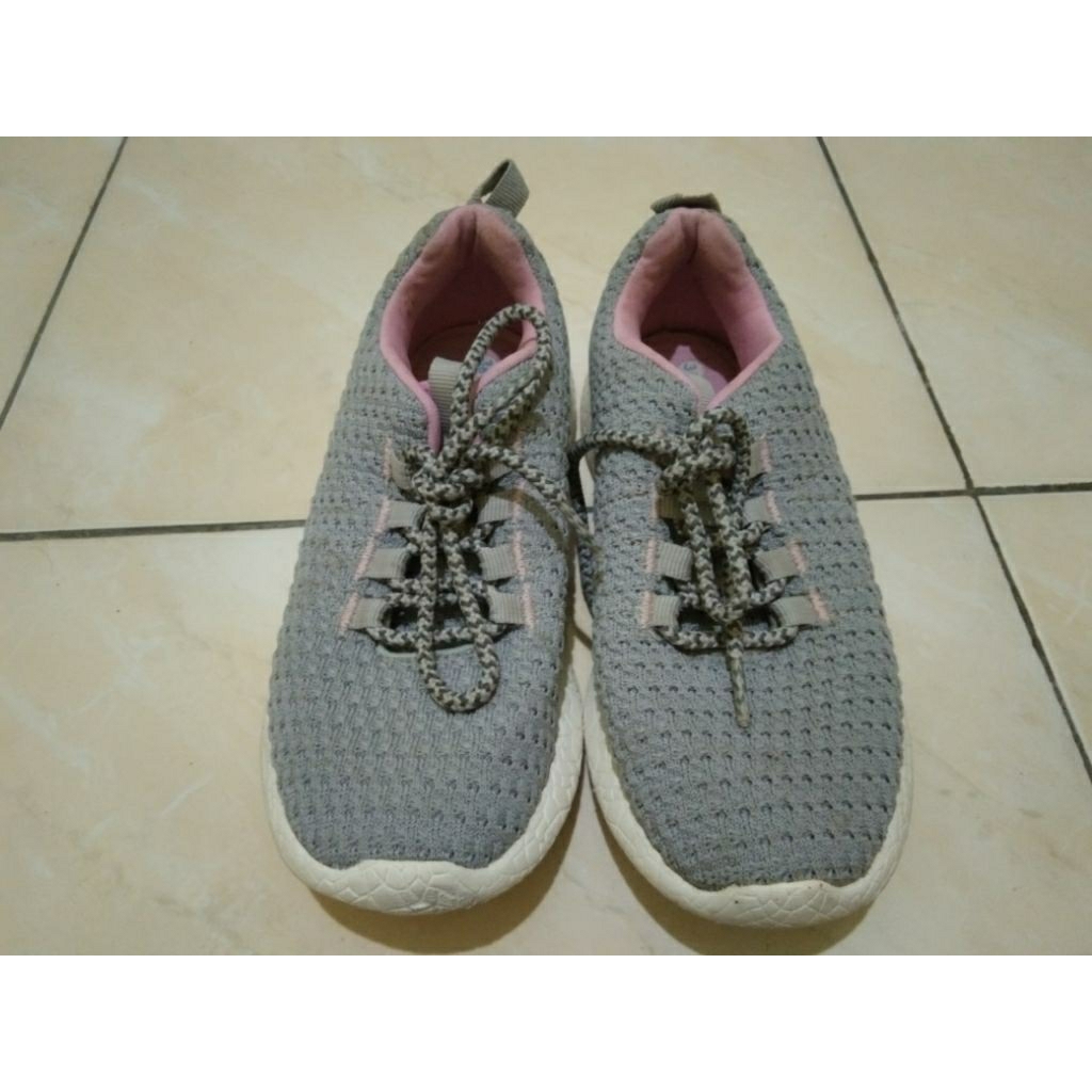 preloved sepatu fladeo