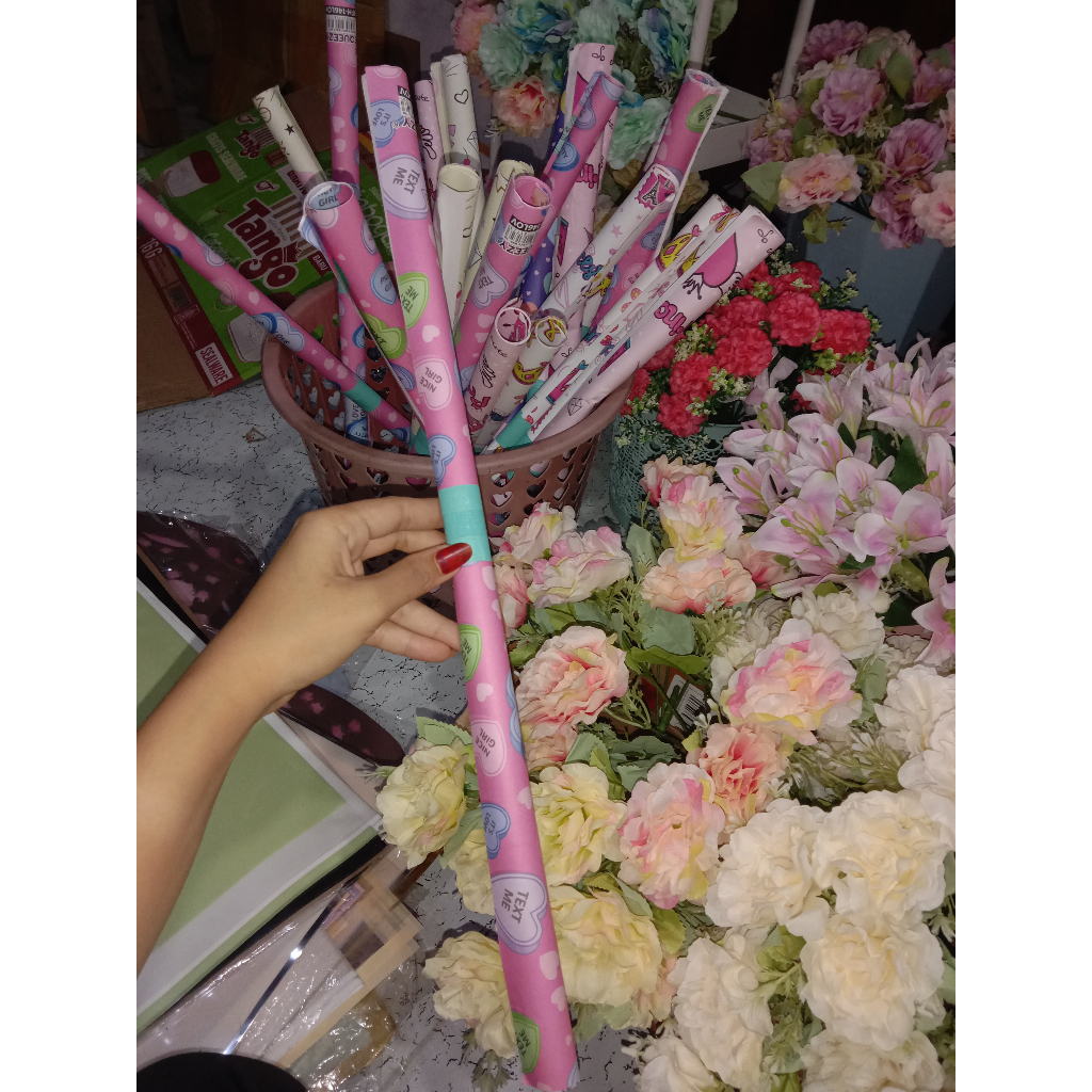 

kertas kado random