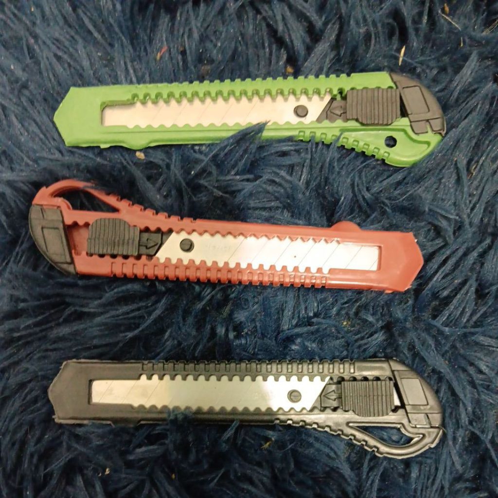 

Pisau cutter Yamata