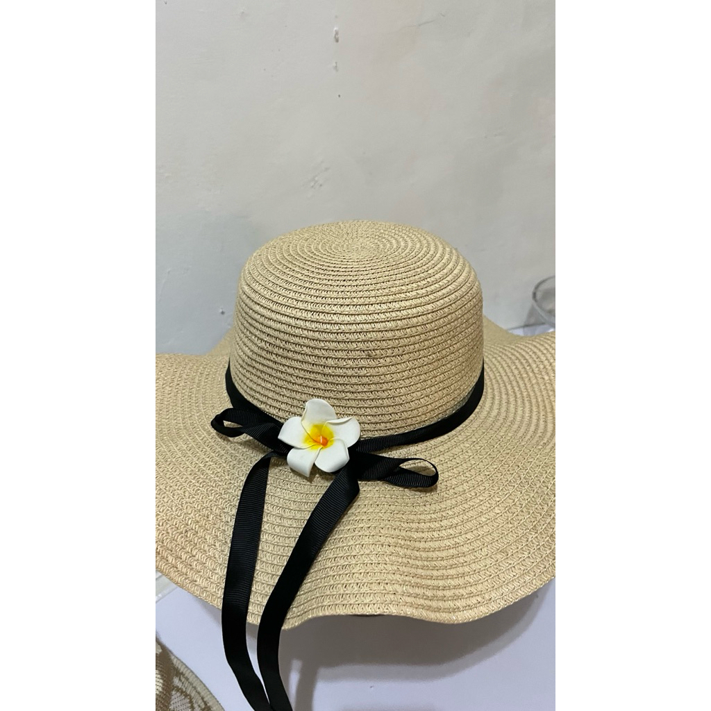 preloved topi pantai