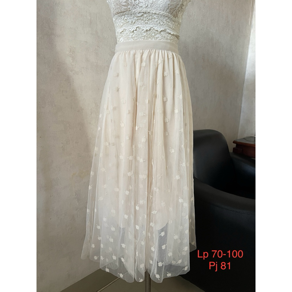Rok tutu panjang warna cream free size like new