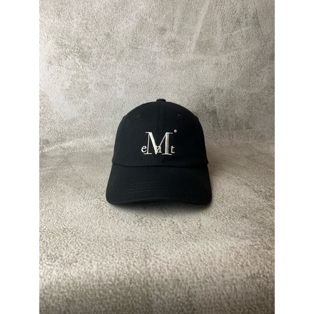 Topi Mucent simple black