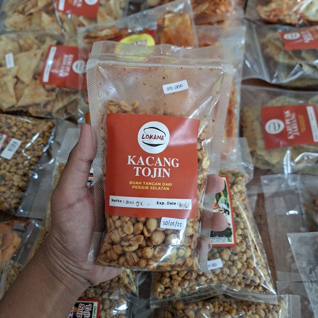 

Lokana Cemilan Kacang Tojin (200 Gram)