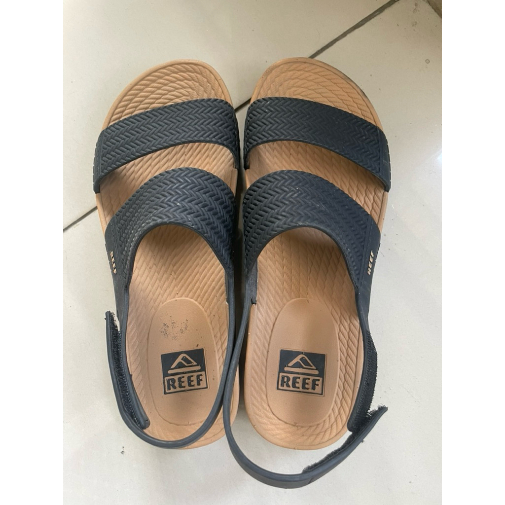 REEF Sepatu Sendal Black