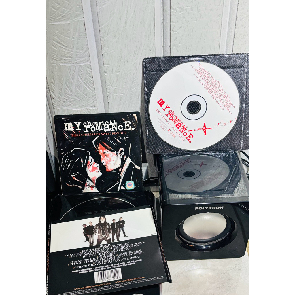 CD ALBUM MY CHEMICAL ROMANCE - Three Cheers For Sweet Revenge MCR ORIGINAL