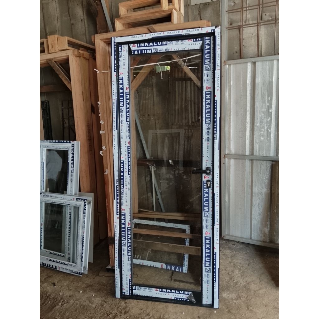 kusen pintu kaca aluminium