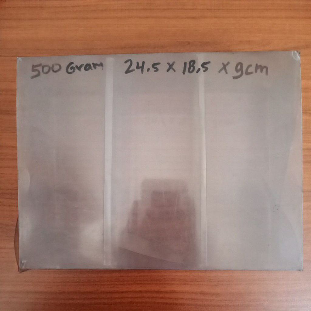 

kotak mika walet + sekatan 500gram 24,5 x 18,5 x 9cm