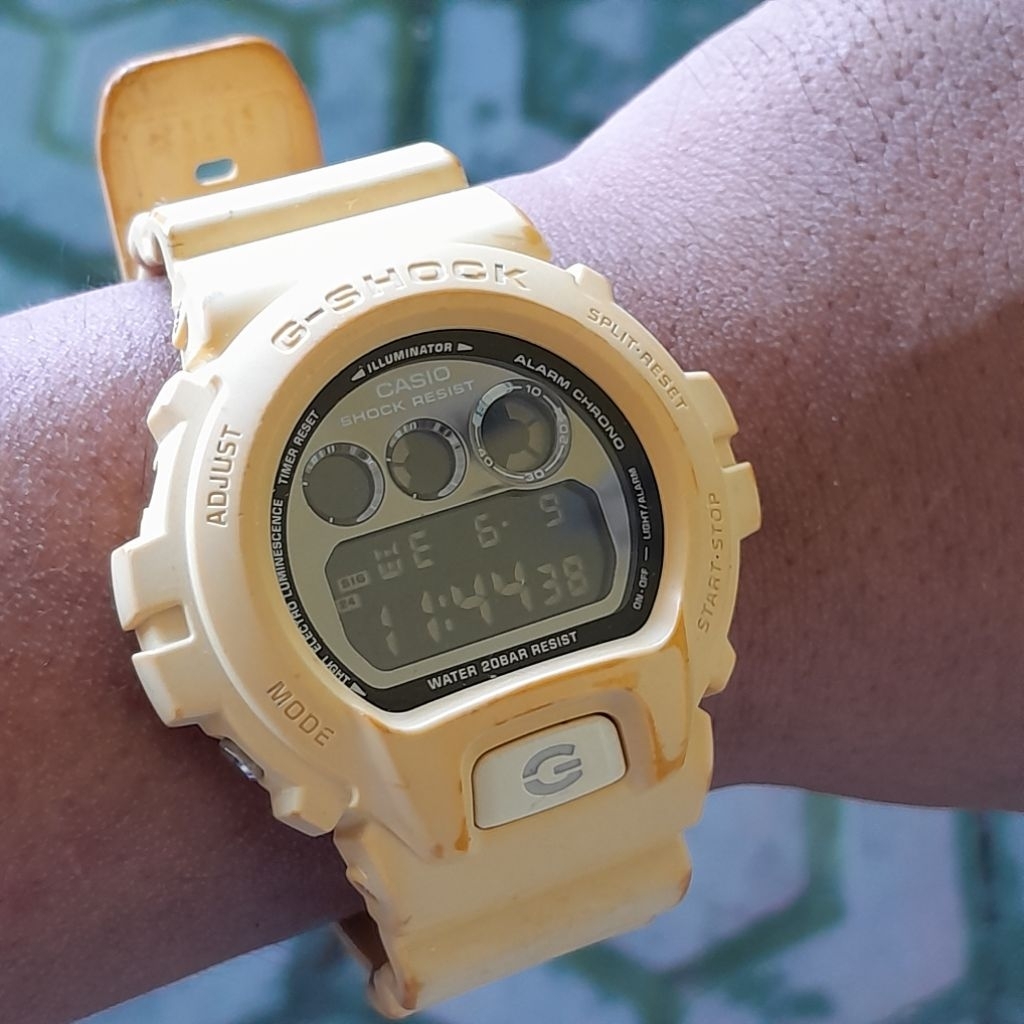 Jam tangan Casio G Shock DW 6900NB