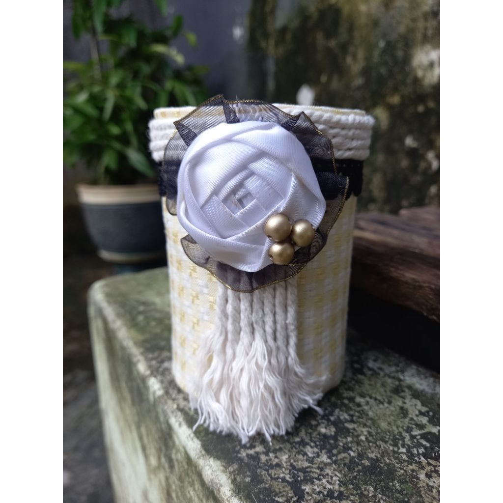 

Kerajinan tangan tempat pensil handcraft kaleng bekas dan kain perca