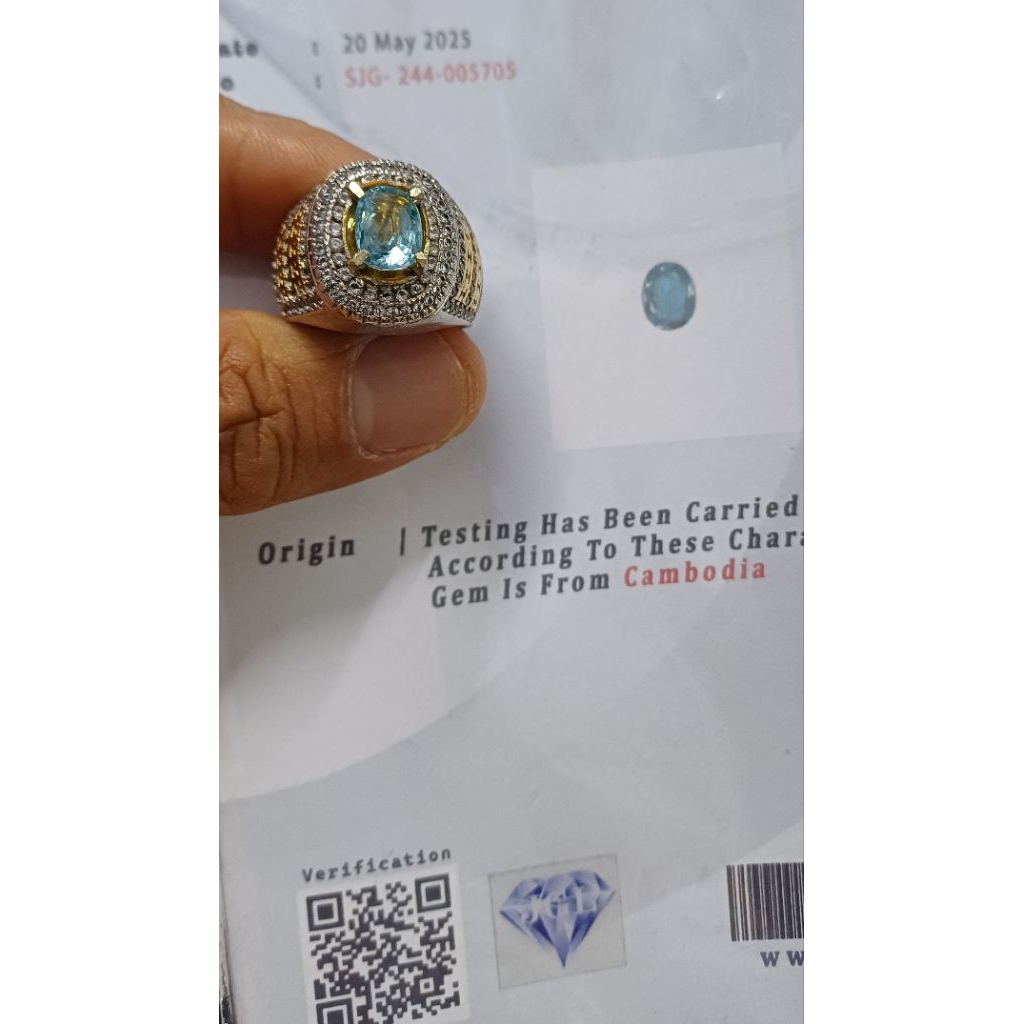 Natural blue zircon Cambodia