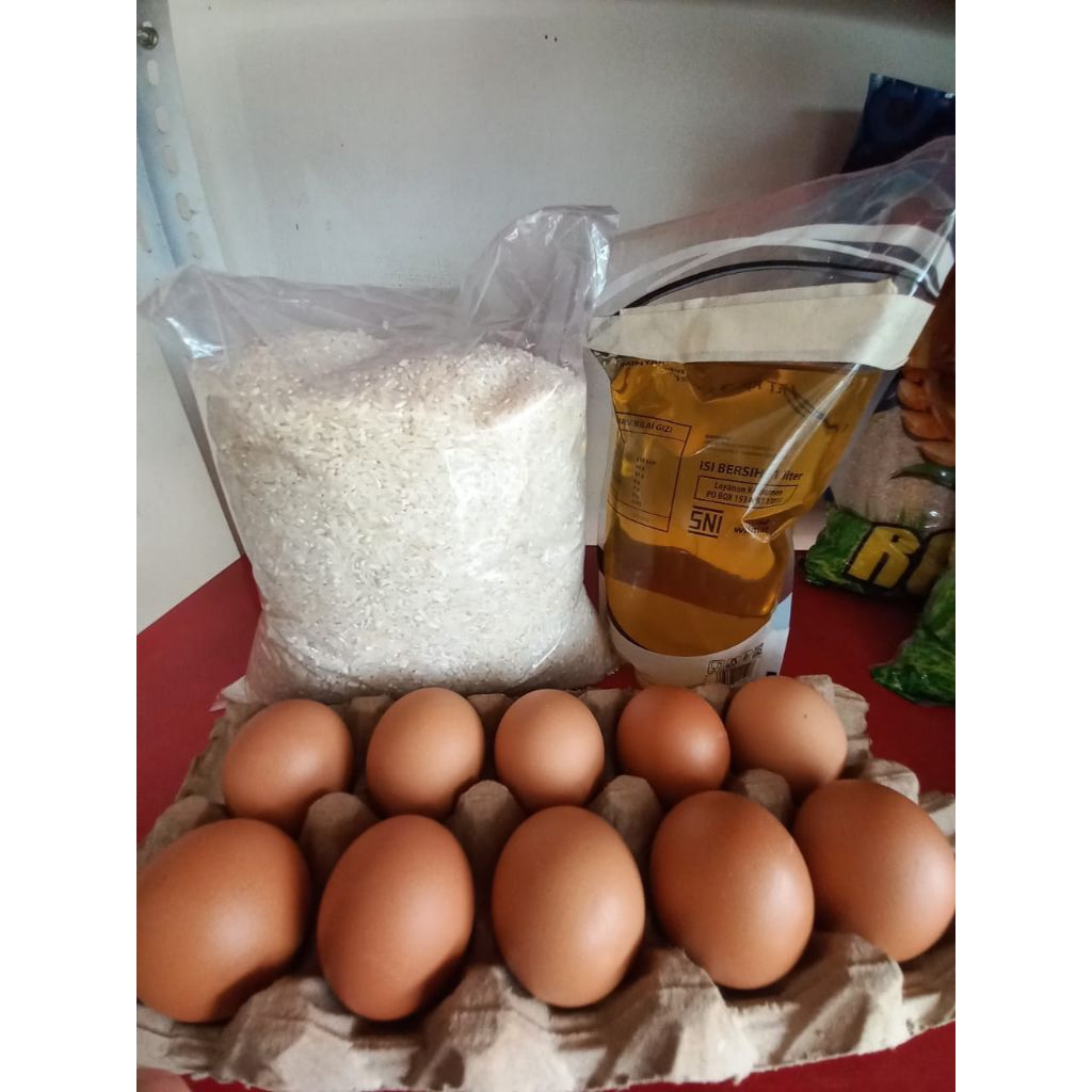 

PAKET SEMBAKO MURAH HEMAT / PAKET BERAS 3 KG, MINYAK 1 LITER, TELUR 10 BUTIR