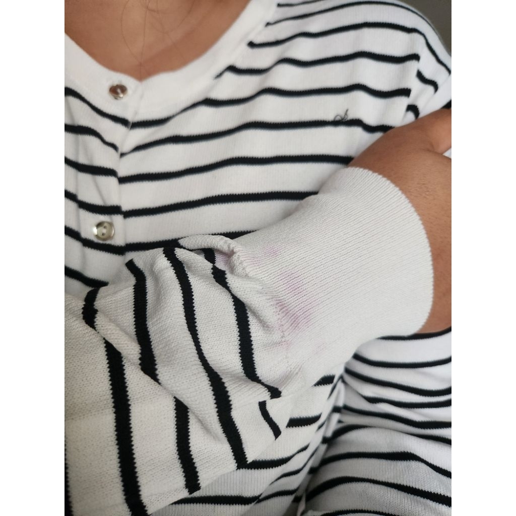 PRELOVED CARDIGAN AVV STANDARD MINUS, YANG MAU2 AJA