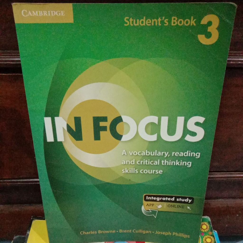 BUKU STUDENT'S BOOK 3, IN FOCUS